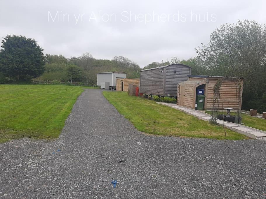 Anglesey New Modern Shepherds Hut With Spa Hot Tub Gwalchmai Экстерьер фото